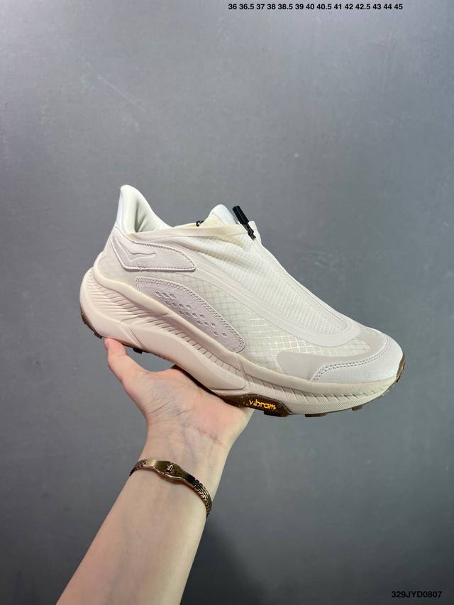 Company-level Hoka One One Project Transport Item No.: 1162850-Sstst Size: 36 36