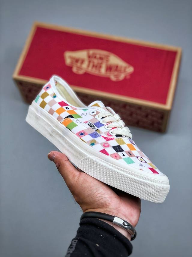 Vans Authentic comfortable, simple, non-slip and wear-resistant low-top canvas s
