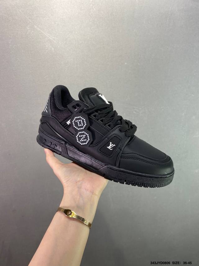 Louis Vuitton LV Louis Vuitton sneakers New LV Trainer sneakers in the latest co