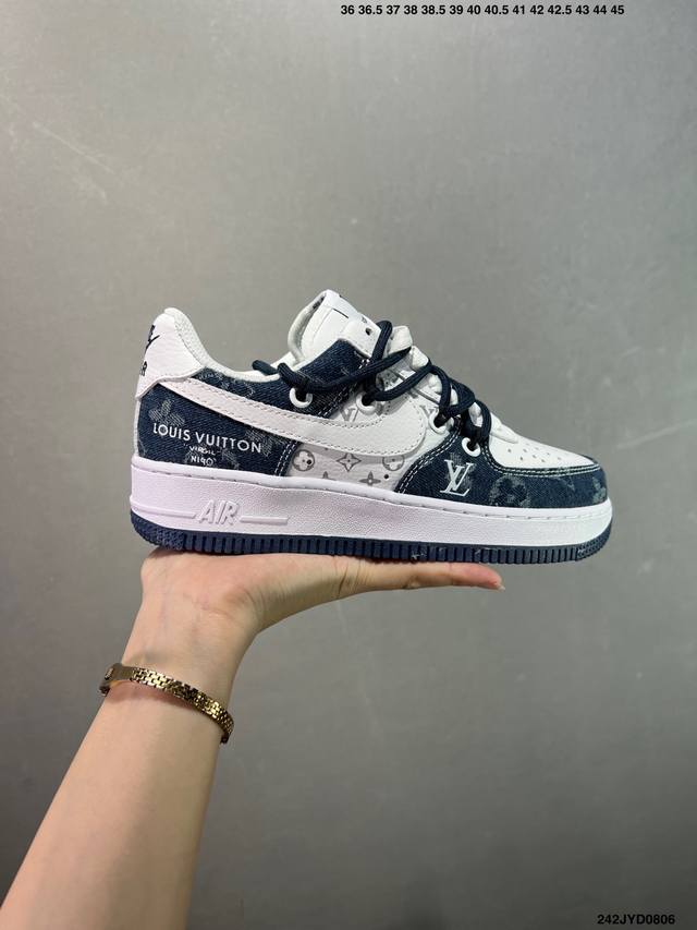 Corporate-grade Nike Air Force 1 '07 Low sneakers, casual shoes, hemming and se