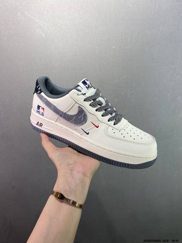 Company-level Nike Air Force 1'07 Lv8 Original last and original cardboard crea