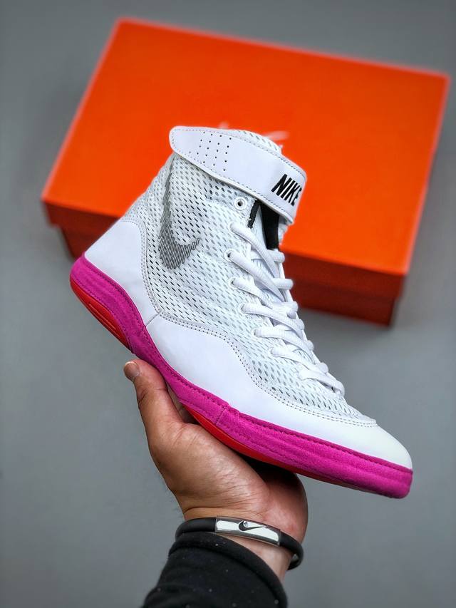 Nike Inflict Mesh provides shock absorption, non-slip wear resistance, and breat