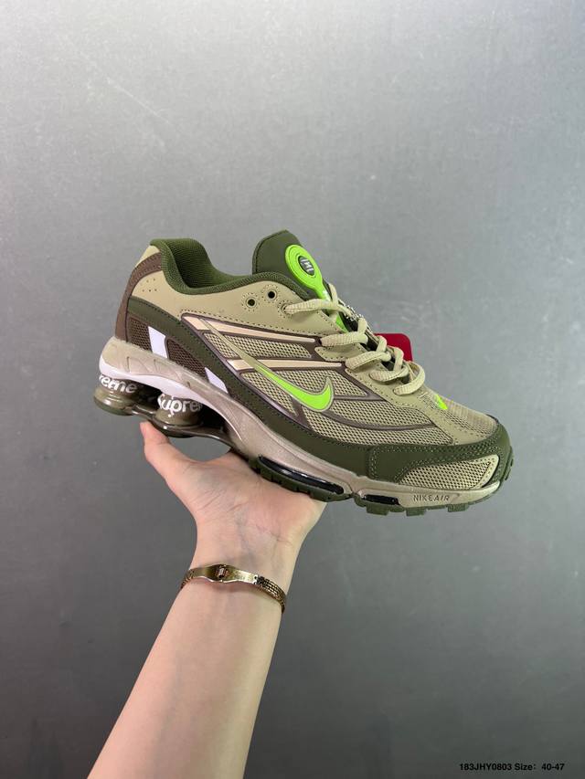 The most eye-catching feature of the Nike Shox TL series is its iconic air colum