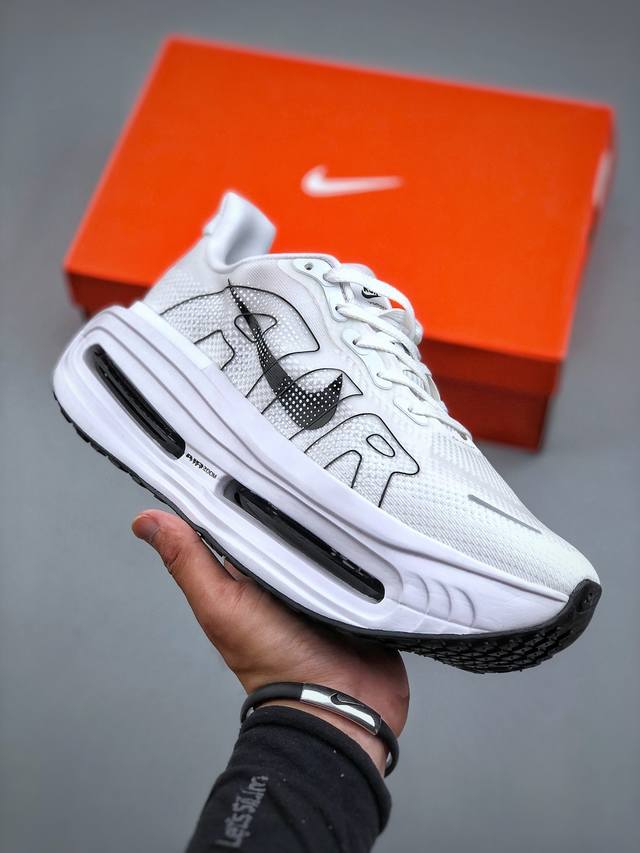 J Edition Nike Zoom Premium, a comfortable, cushioned, and slip-resistant low-to
