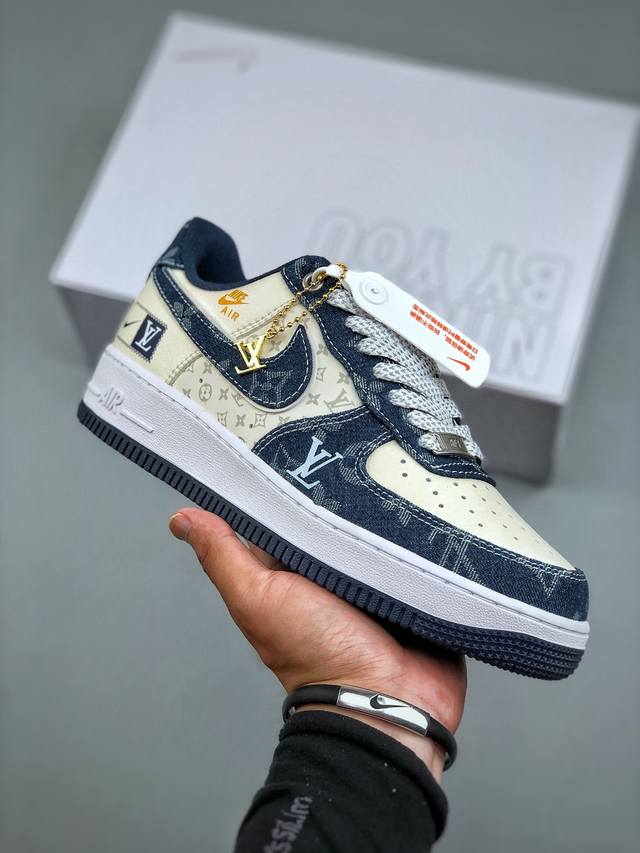 Nike Air Force 1 Low co-branded model, original last and cardboard for a pure Ai
