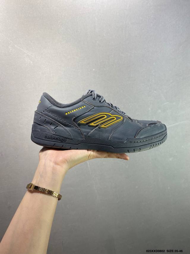 Company-level Balenciaga Hamptons Worn Out Parisian family eighteenth generation