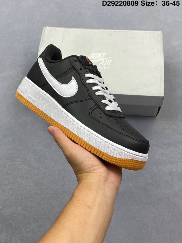 This Nike Air Force 7 low-top, versatile casual sneaker features soft, springy