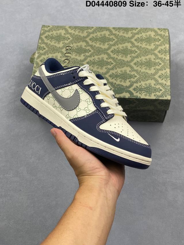 Nike SB Dunk Low Dunk series retro low-top casual skateboarding shoes. Featurin