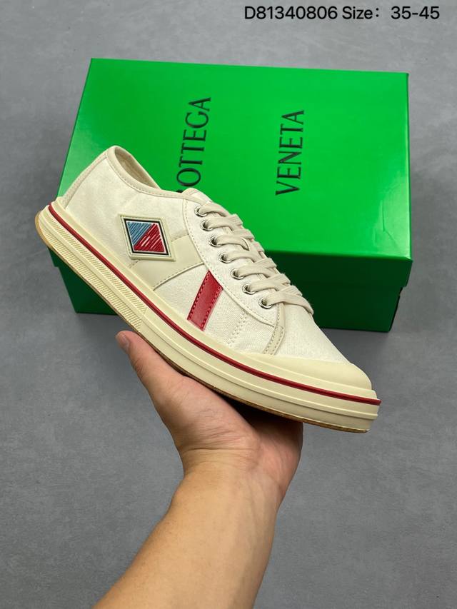 Bottega Veneta Bv's latest Orbit Flash series couple's retro ballet casual sneak