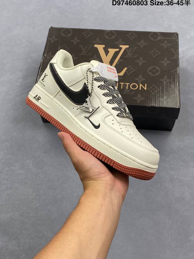 Nike Air Force 1'07 Lv8 Original last and cardboard create a pure low-top Air Fo