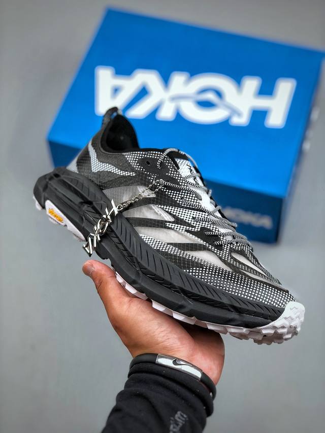 Hoka One One Mafate Speed 4 Low-Top Professional Trail Running Shoe##The sole's