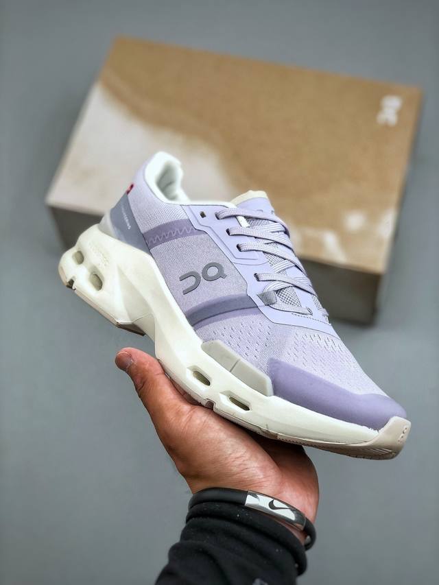 On's Cloudpulse lightweight sports shoes are very comfortable. The sole is soft