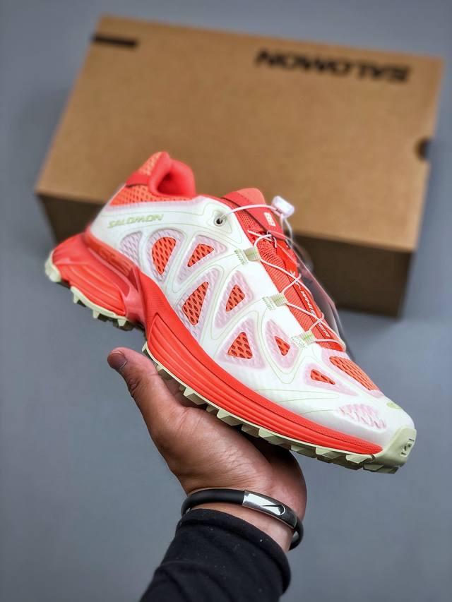 Salomon Xa Pro 3D Suede outdoor trail running shoes feature Sensifit upper techn
