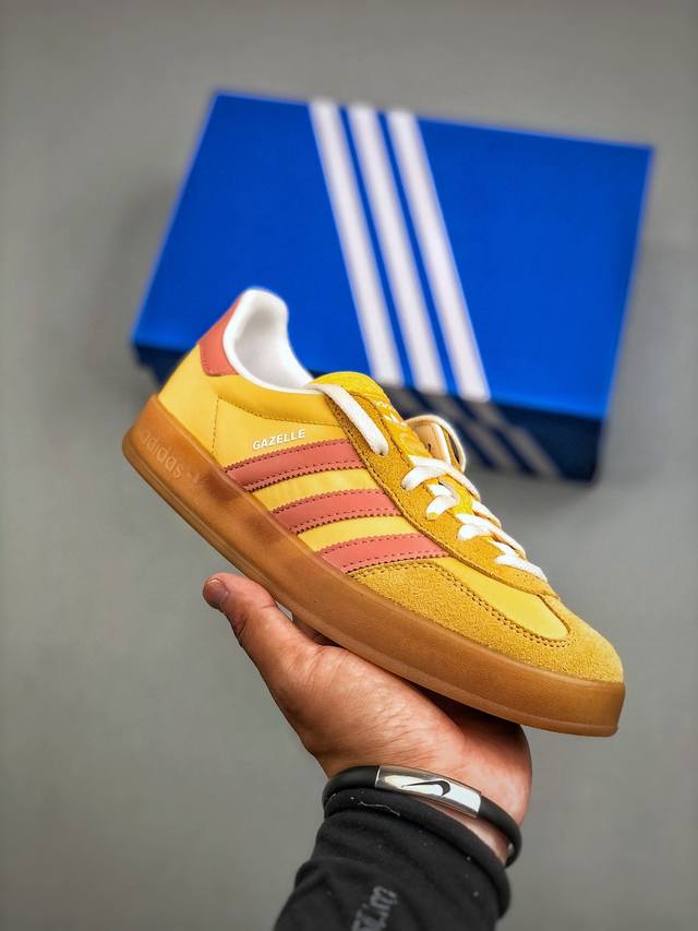 Back-to-school special offer, originally 300 DDD. Since its release in the 1960s