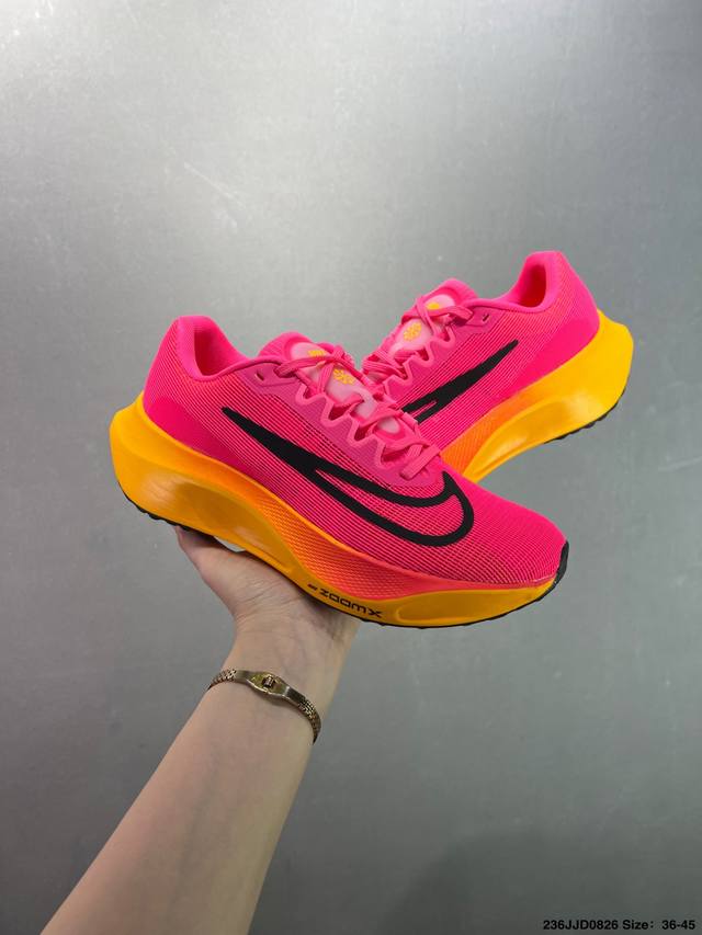 Corporate-grade NK Zoomfly 5 ultra-light running shoes. These lightweight runni