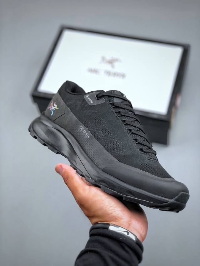 T Arcteryx Konseal Lt W This shoe from Arc'teryx features a design that's become