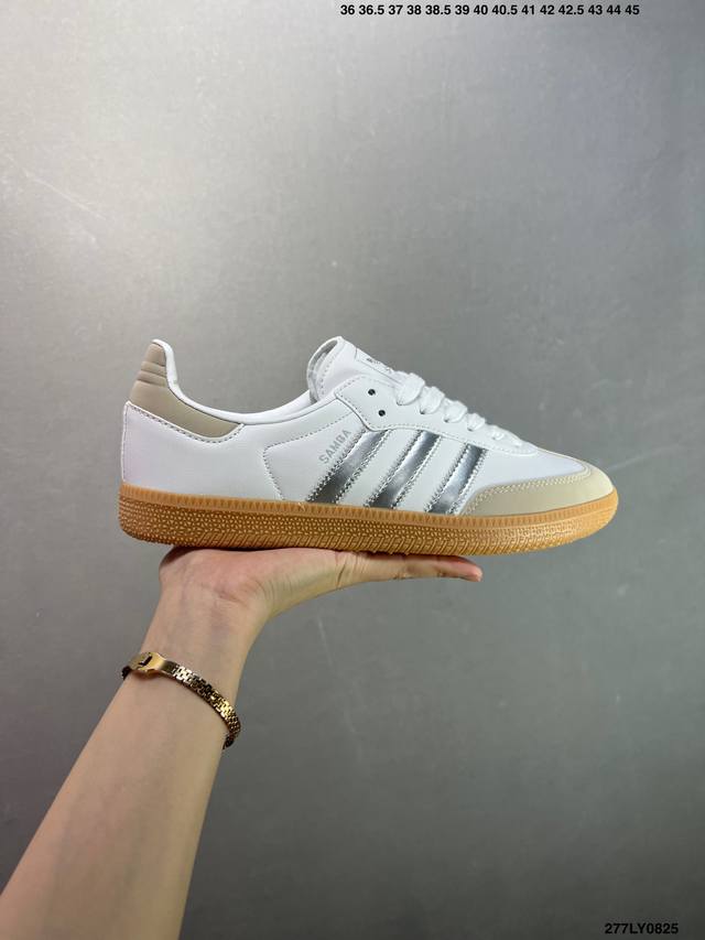 adidas Original Samba Og Retro Classic Lightweight SneakersThis Samba shoe showc