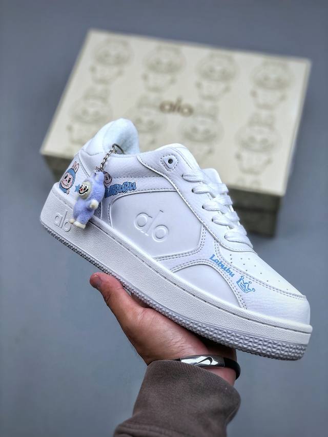 C version Alo Recovery Mode, the same low-top casual sneakers as the celebrity s