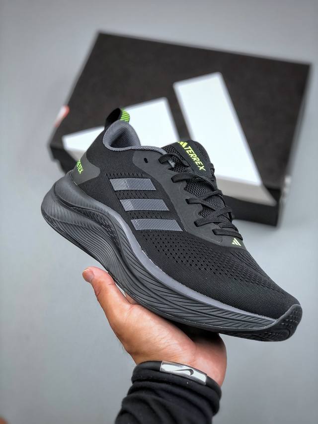 Adidas Terrex Gore-Tex Adidas lace-up cushioning lightweight comfortable versati