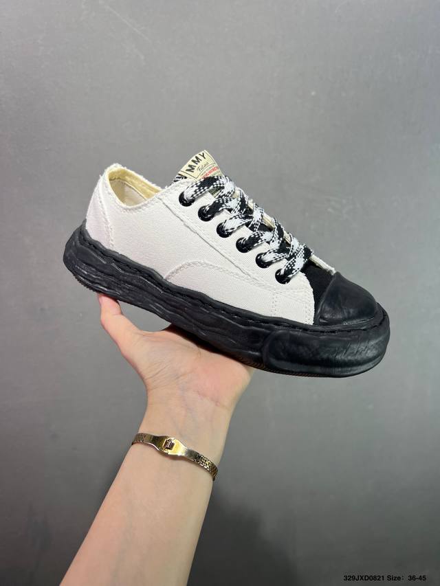 Company-level Shawn Yue's favorite item, retro dissolving style, Japanese concep