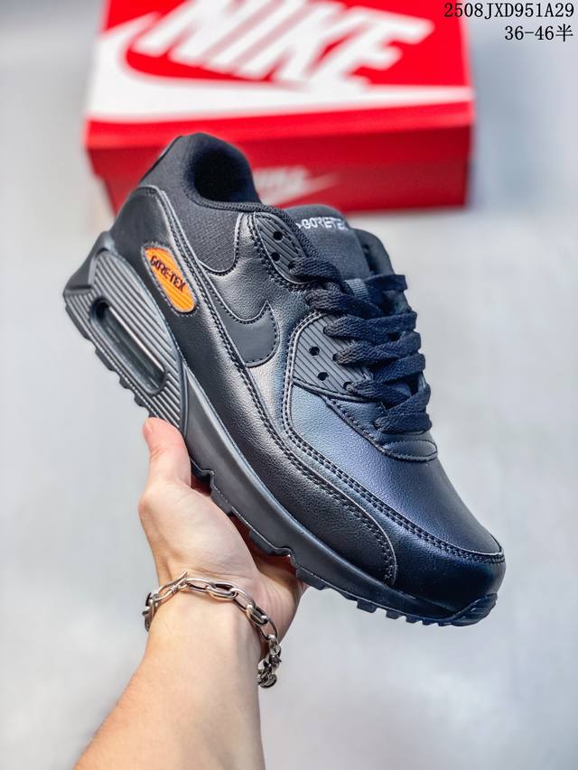Authentic Nike Air Max 90 classic retro cushioned running shoes. The upper is m