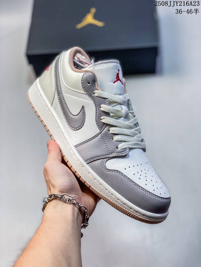 Top-grade, company-grade, authentic label with half-sizes! Jordan Air Jordan 1