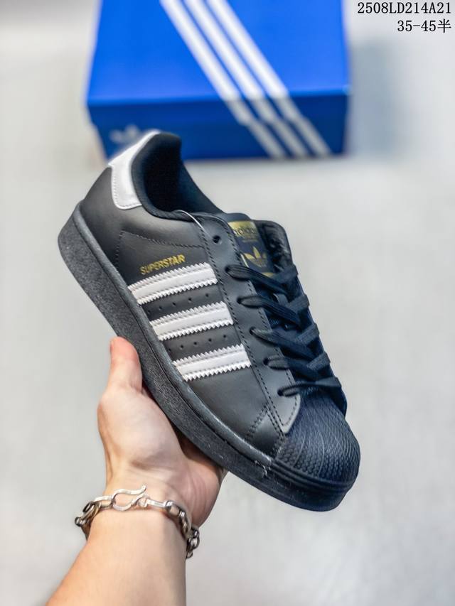 New version with a right-angled white midsole, an official one-to-one replica w
