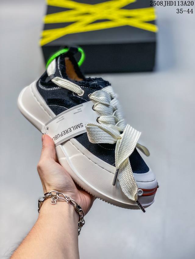 Made of original custom high-density canvas leather upper material, ultra-soft