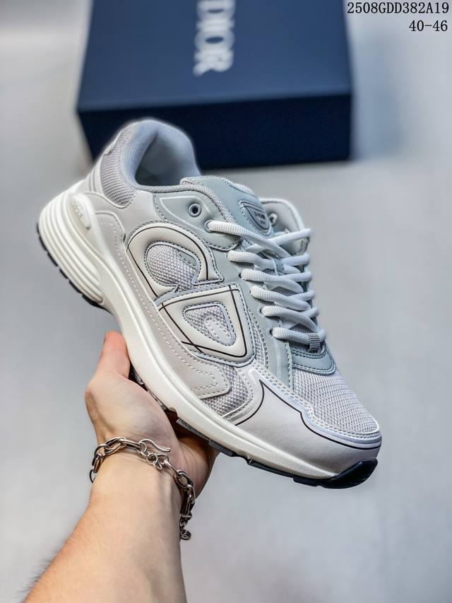 Dior B30 Mesh Platform Lace-Up Low-Top Sneakers for Men and Women. This B30 Coun