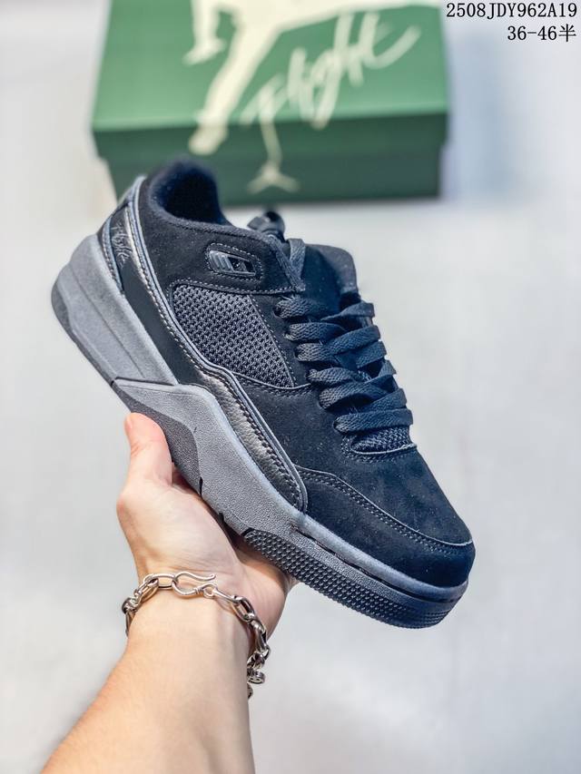 Nike Jordan Flight Court, a stylish, casual, non-slip, and durable low-top sneak