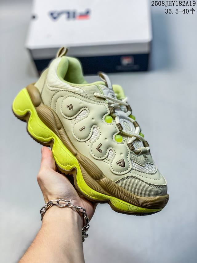 Corporate-grade Fila Pease shoes are stylish, comfortable, versatile, non-slip,