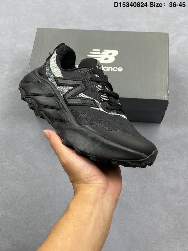 New Balance W880 series retro dad style casual sports jogging shoes. The 880 ser