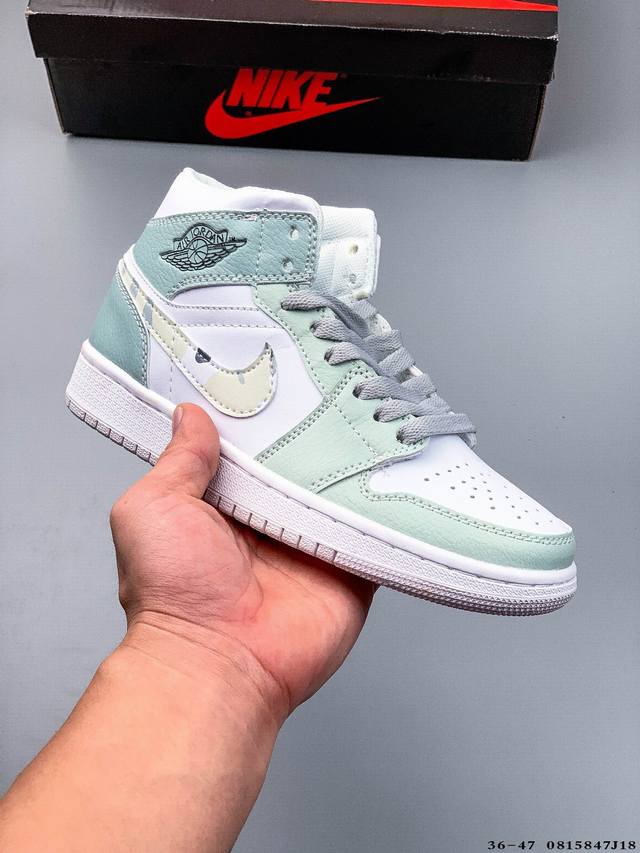 Nike Air Jordan 1 Mid Aj1 Jordan Generation Mid-top Classic Retro Culture Leisur