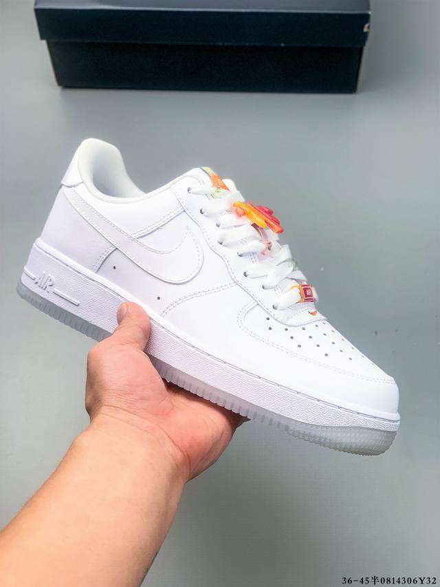 Original last data paper version, made of hard, high-quality leather upper mate