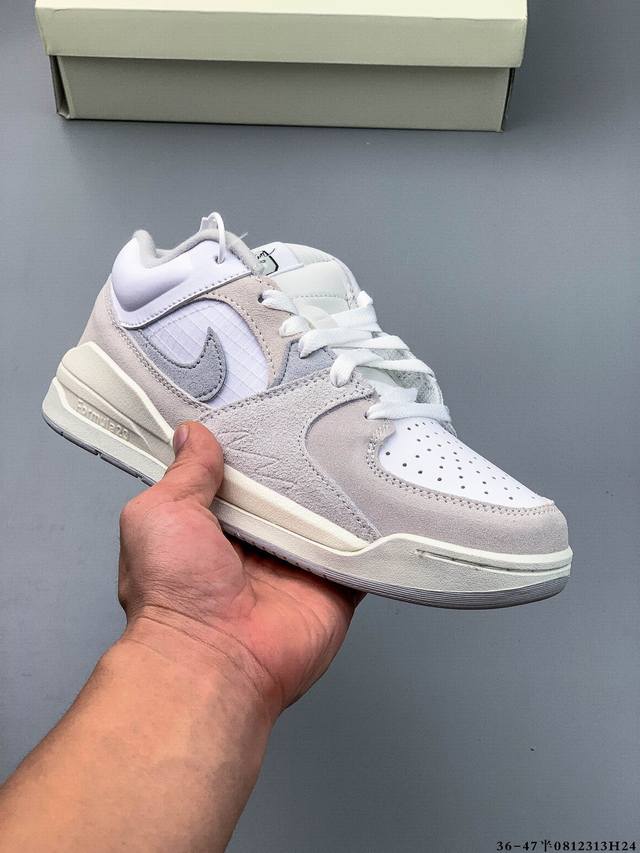 Air Jordan Stadium 9O Stadium's new versatile casual shoe The Jordan Stadium 90