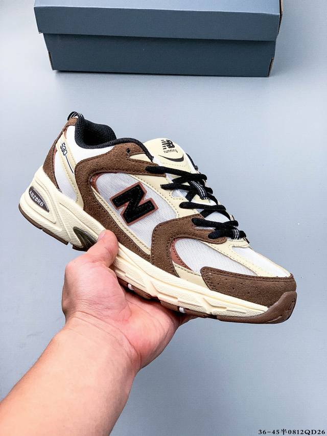 Made of premium fiber leather and breathable mesh. #Independent 3-layer combina