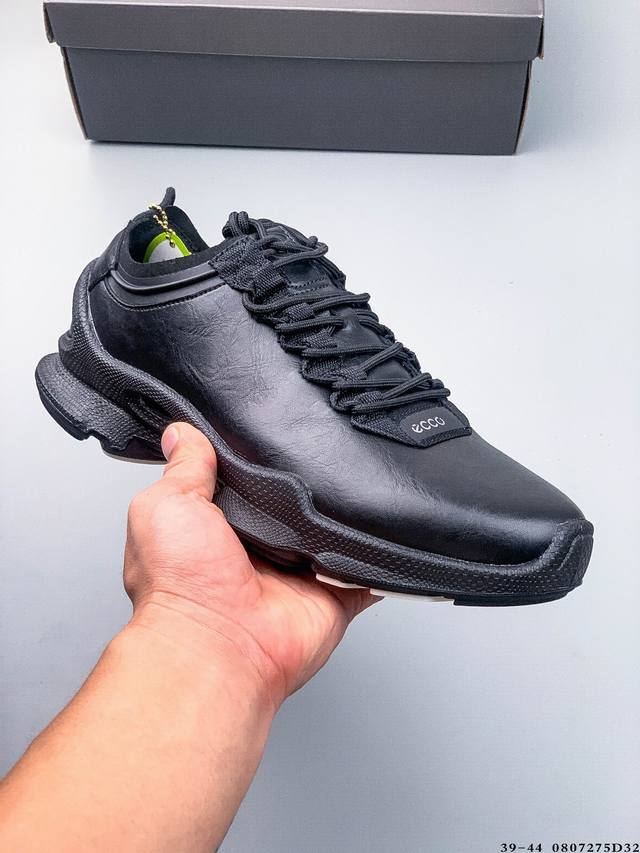 Ecco men's shoes, OEM quality, made with a full-grain perforated cowhide upper,