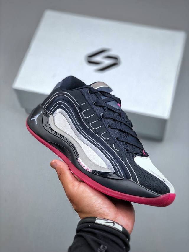 GJR Edition Jordan Luka 4 Luka Don?i?'s signature low-top basketball shoe, comfo