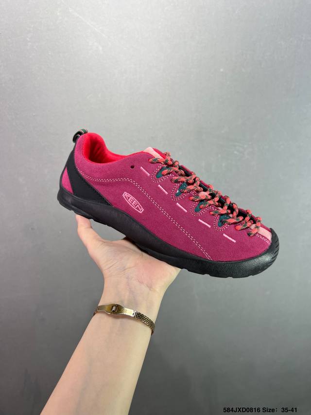 Keen, a popular American outdoor brand, features the Keen Jasper Rocks SP, a ret