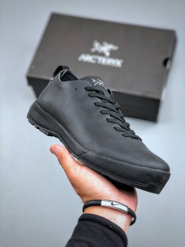 T Arcteryx Konseal Lt M Men's Low-Top Hiking Shoes are ideal for day hikes on te