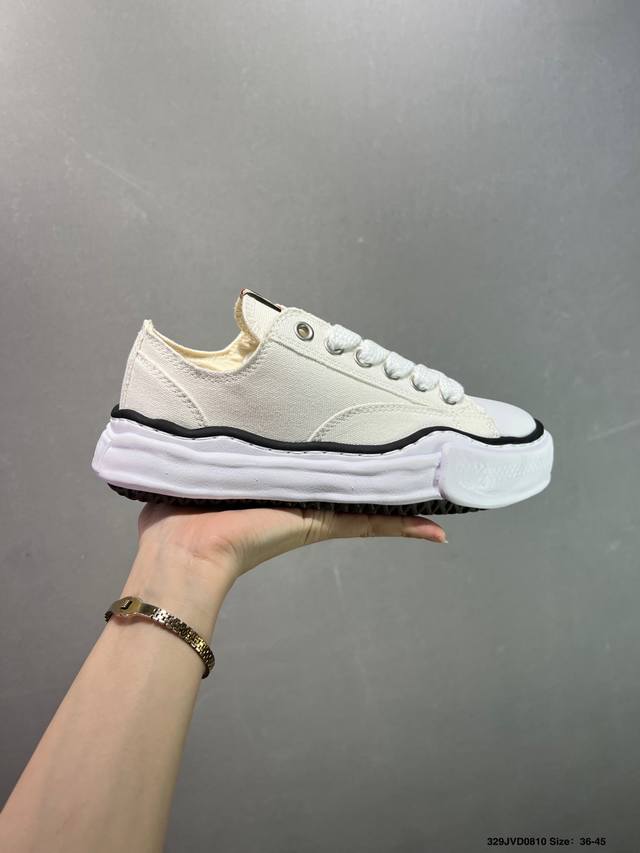 Company-level Shawn Yue's favorite item, retro dissolving style, Japanese concep