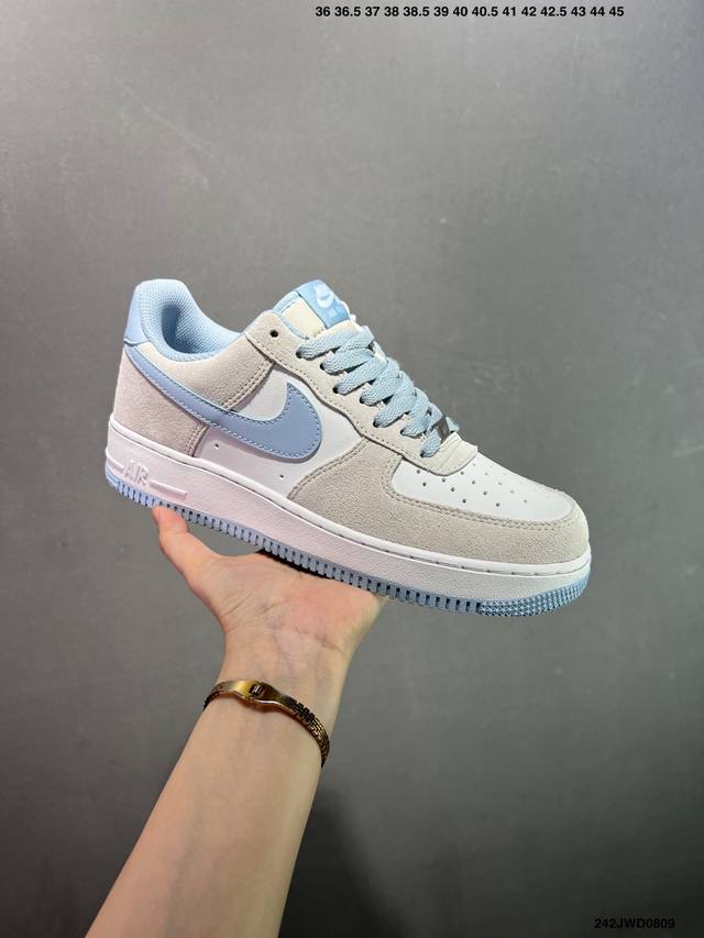 Company-level Air Force 1 '07 Low Original last and original cardboard to create