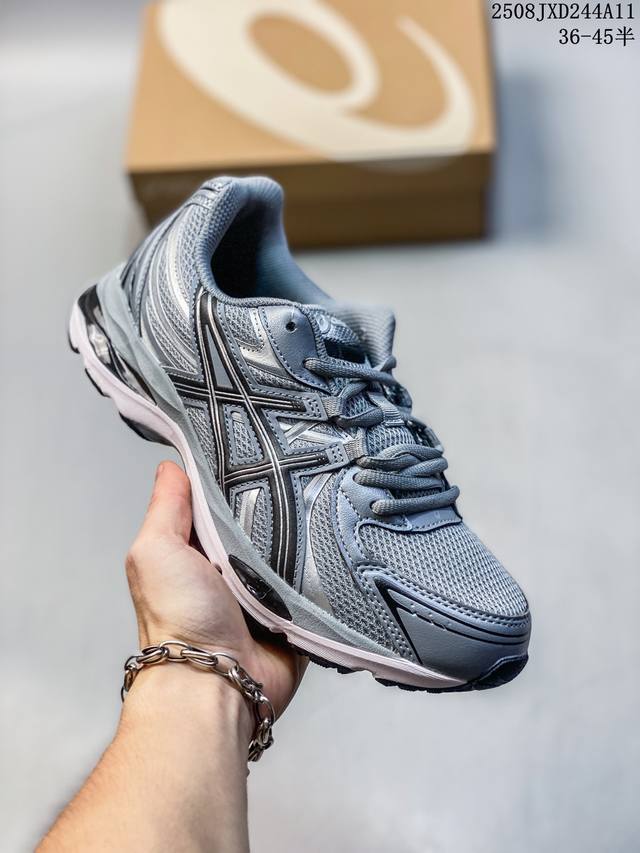 Developed using original Asics archival data, this shoe features an imported mo
