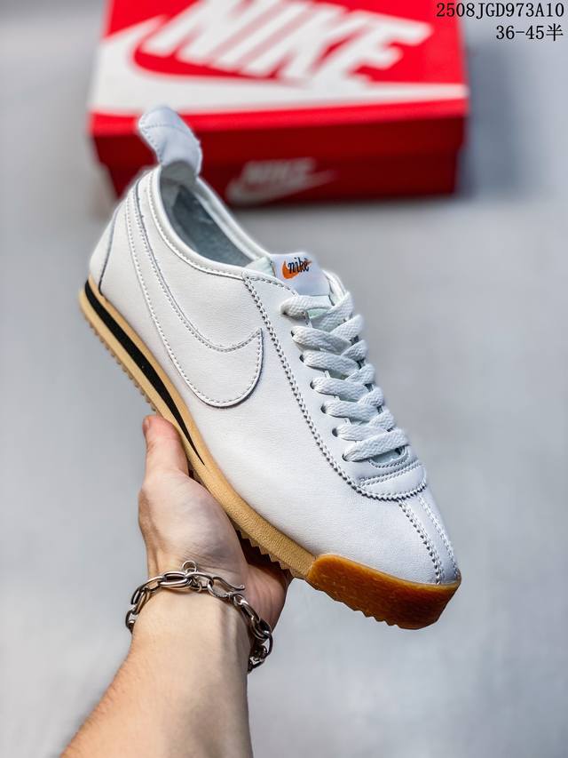 Nike Wmns Cortez '72 Forrest Gump series retro and versatile running shoes. Base