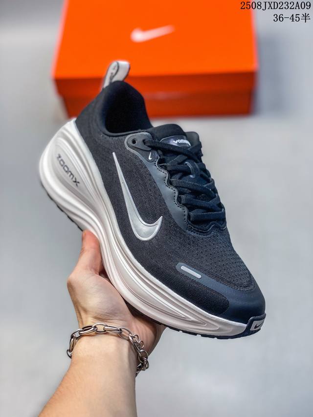Corporate-level Nike Vomero Plus Nike comfortable shock-absorbing and non-slip