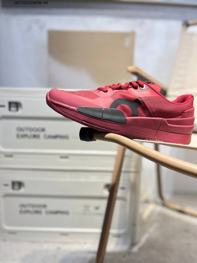 On The Roger Pro 2 Comfortable, Breathable, Non-Slip, Shock-Absorbing Low-Top Te