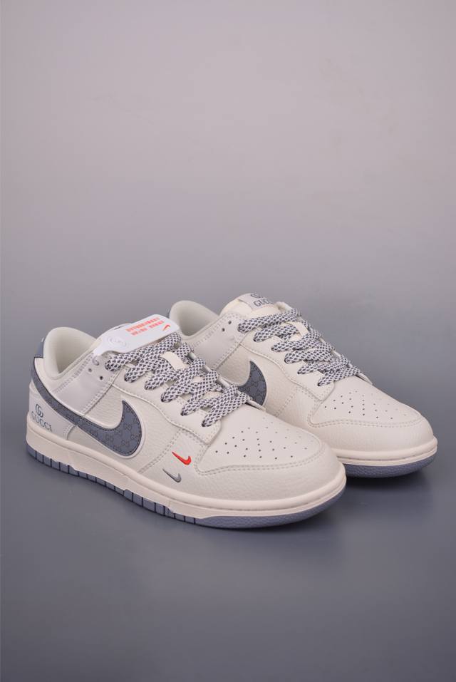 Nike Sb Dunk Low Gucci collaboration Pure original factory product Highly recomm