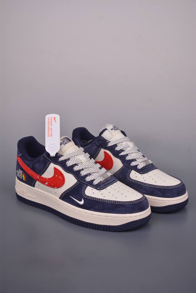 Nike Air Force 1 Low The North Face collaboration Original last and cardboard cr