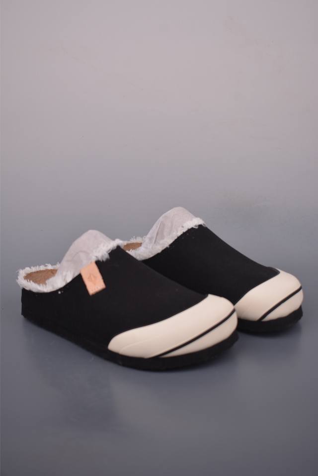 Xvessel Cabin One Vanness Wu First Class Retro canvas mules from a pure, origina