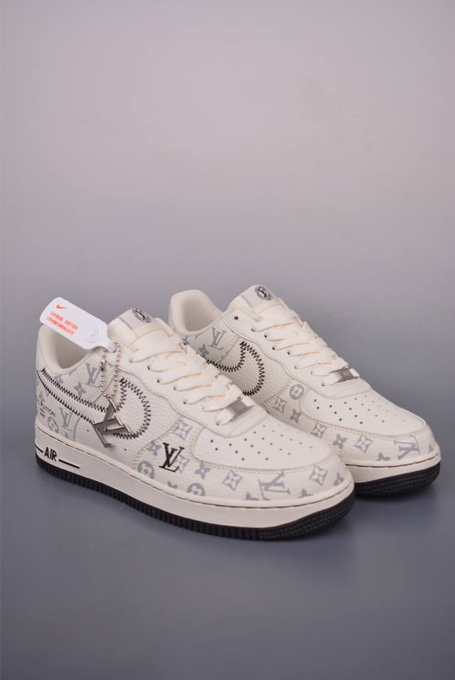 Nike Air Force 1 Low Lv co-branded Original last and original cardboard to creat